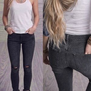 Universal Thread Black Distressed Skinny Jeans Mid Rise Stretch Size 14 / 32S